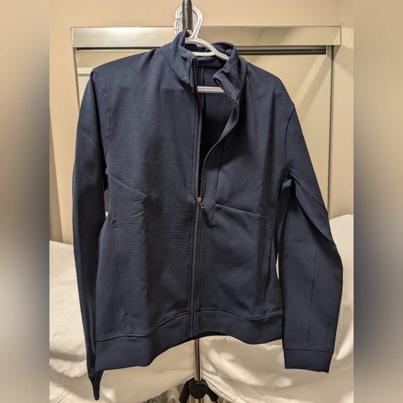 Lululemon sojourn jacket - Picture 2 of 6